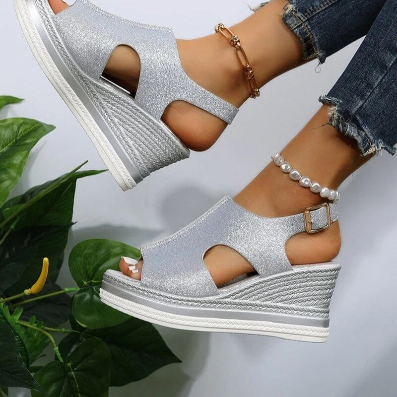 Sandales compensées Maeve en cuir raffiné – Élégance décontractée