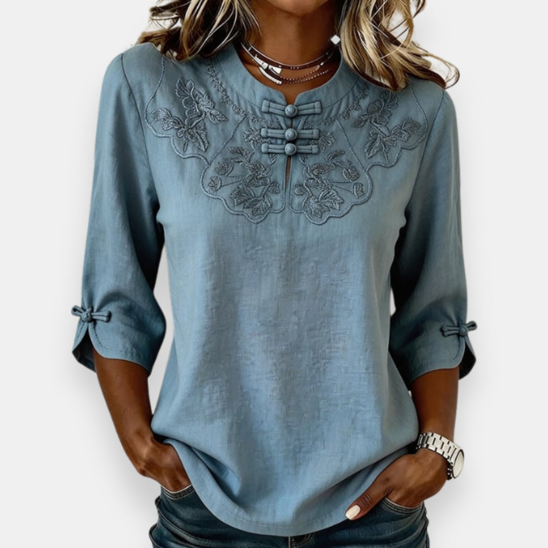 Mavise | Blouse brodée à brandebourgs