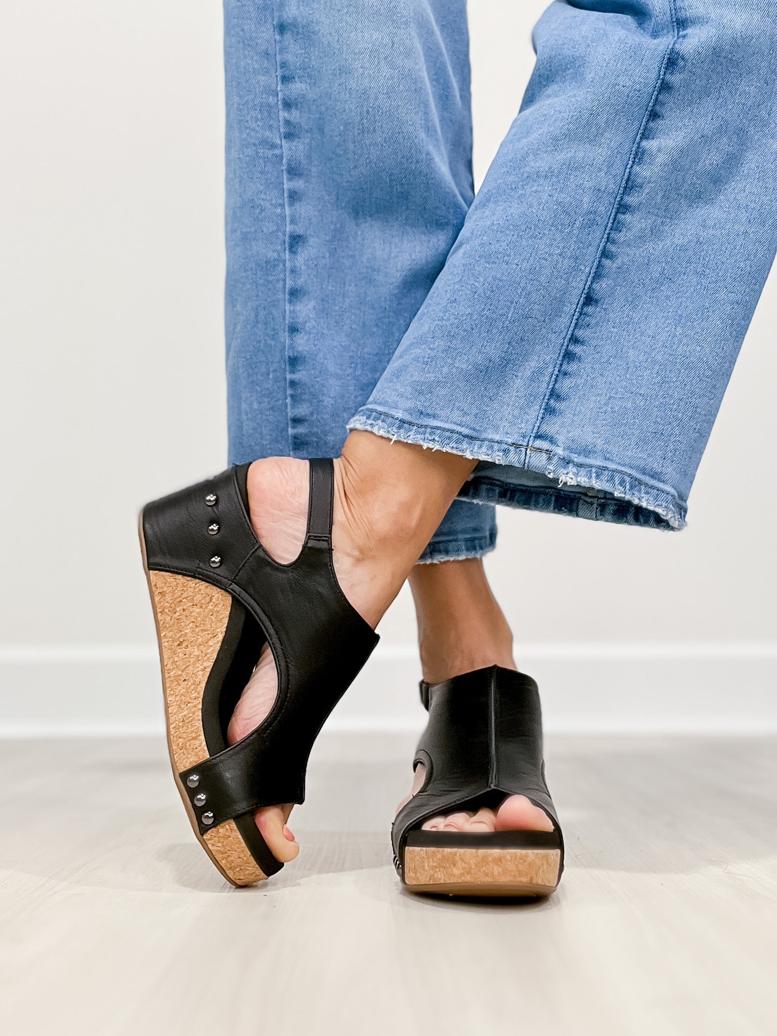 Sandales compensées Briellae en cuir raffiné - Élégance intemporelle